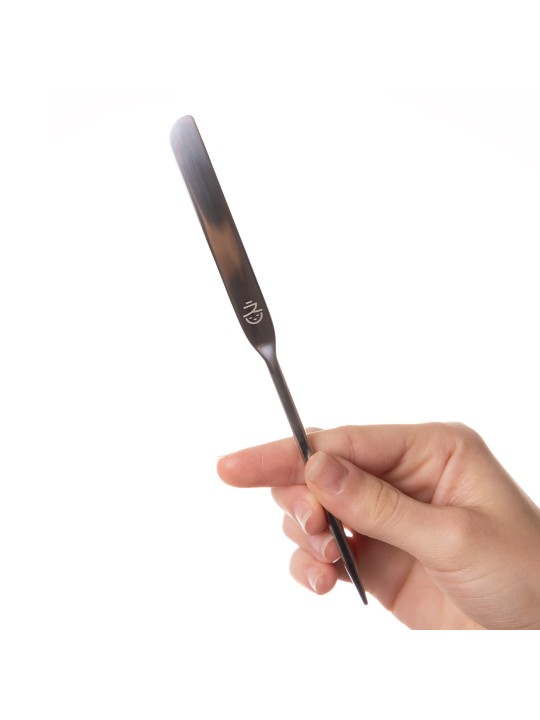 Foundation spatula with case | MiiN Cosmetics